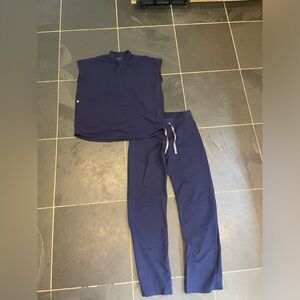 FIGS Navy Scrub Set XS